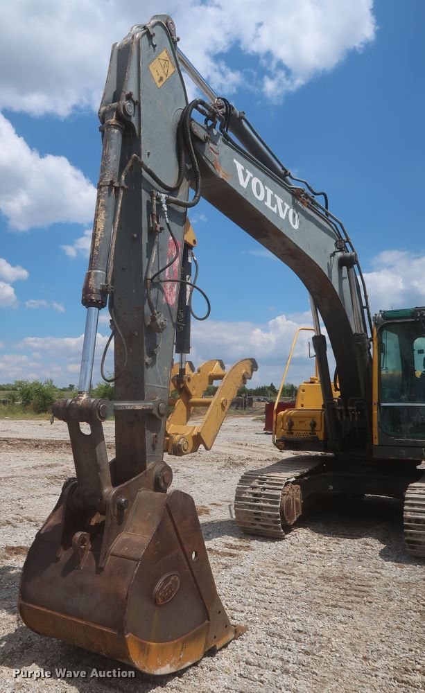 image for item MJ9138 2004 Volvo EC160BLC  excavator