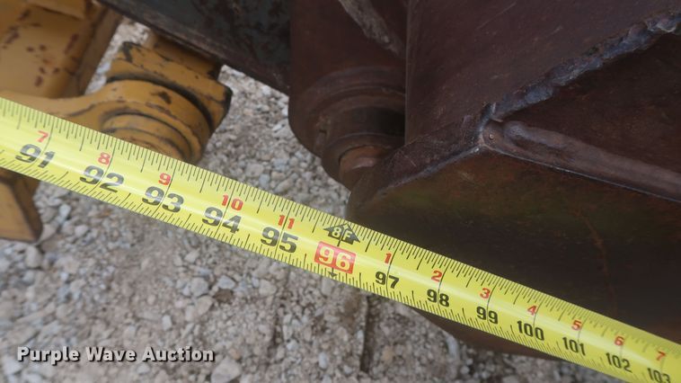 image for item MJ9138 2004 Volvo EC160BLC  excavator