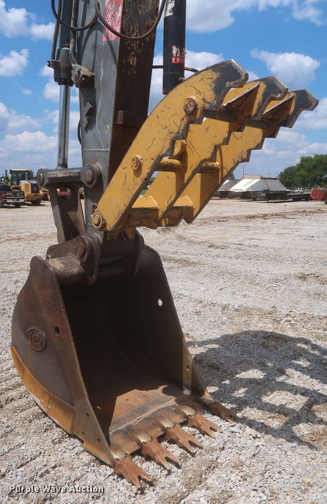 image for item MJ9138 2004 Volvo EC160BLC  excavator