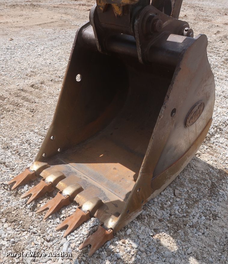 image for item MJ9138 2004 Volvo EC160BLC  excavator