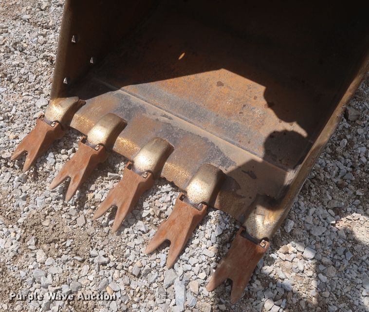 image for item MJ9138 2004 Volvo EC160BLC  excavator