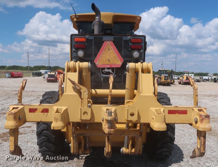 image for item MJ9142 2010 John Deere 672G  motor grader