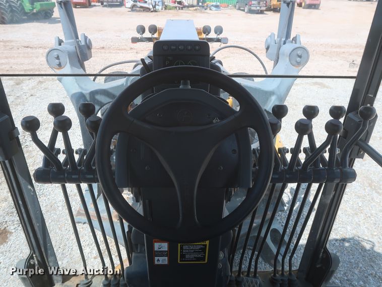 image for item MJ9142 2010 John Deere 672G  motor grader