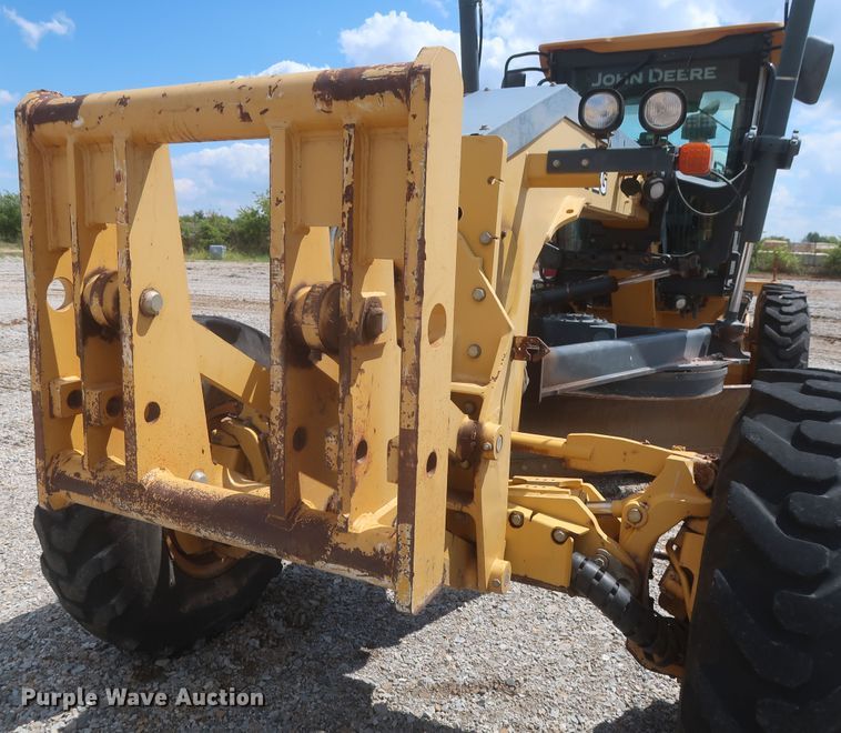 image for item MJ9142 2010 John Deere 672G  motor grader