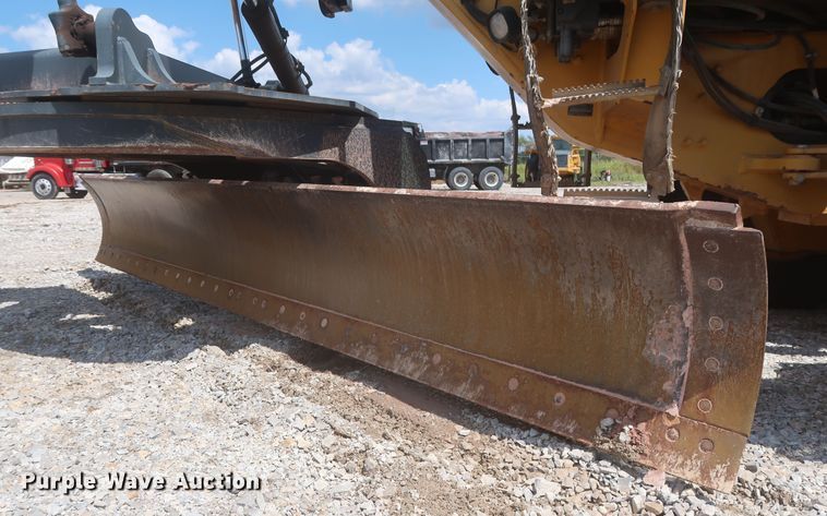 image for item MJ9142 2010 John Deere 672G  motor grader