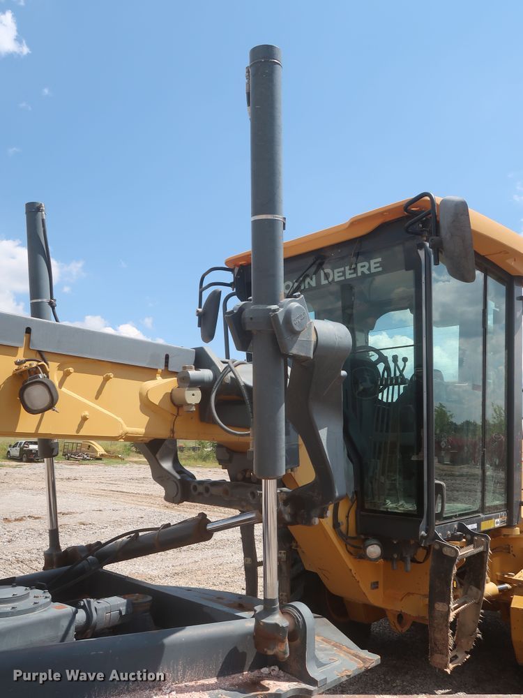 image for item MJ9142 2010 John Deere 672G  motor grader