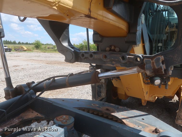 image for item MJ9142 2010 John Deere 672G  motor grader