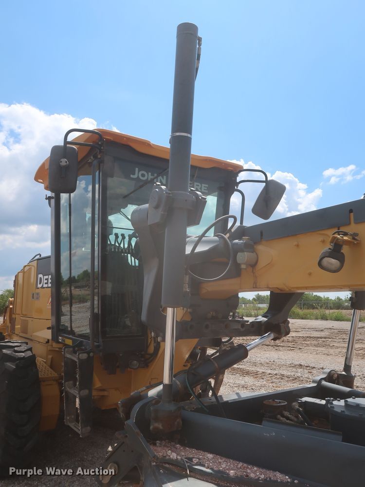 image for item MJ9142 2010 John Deere 672G  motor grader