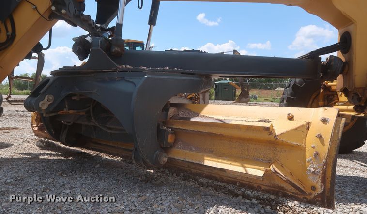 image for item MJ9142 2010 John Deere 672G  motor grader