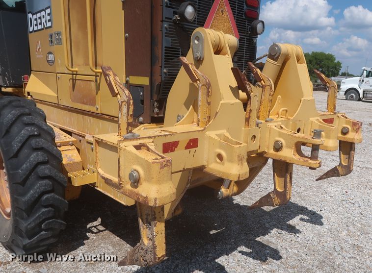 image for item MJ9142 2010 John Deere 672G  motor grader