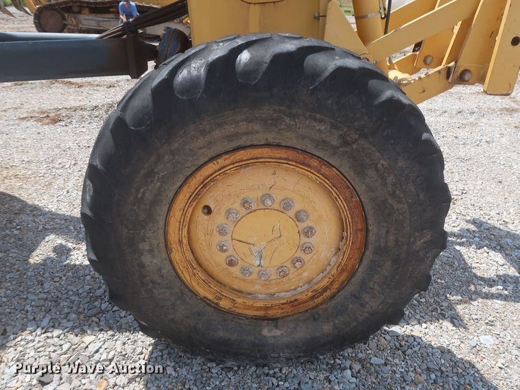 image for item MJ9142 2010 John Deere 672G  motor grader