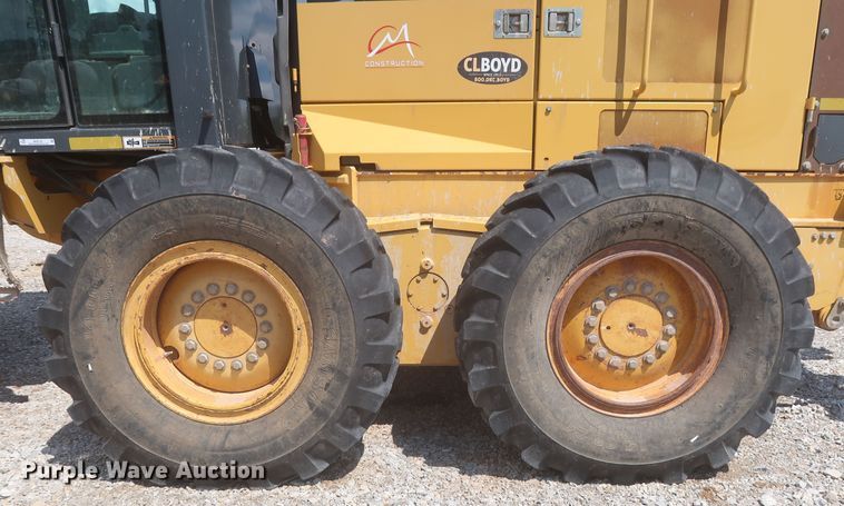 image for item MJ9142 2010 John Deere 672G  motor grader