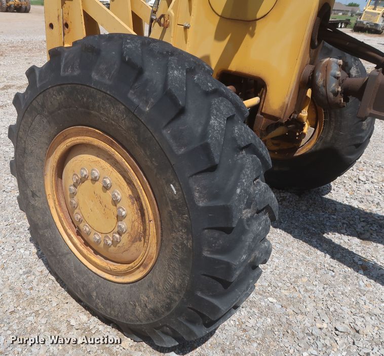 image for item MJ9142 2010 John Deere 672G  motor grader