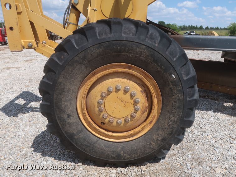 image for item MJ9142 2010 John Deere 672G  motor grader