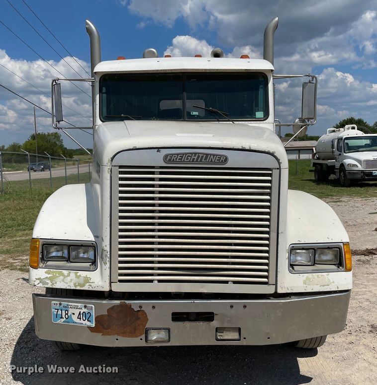 image for item MJ9143 1995 Freightliner FLD120  truck cab and chassis