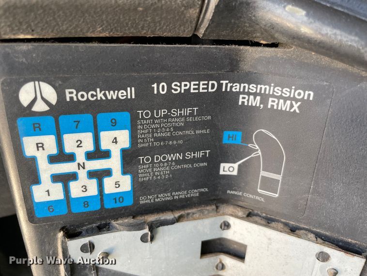 image for item MJ9143 1995 Freightliner FLD120  truck cab and chassis