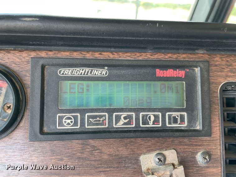 image for item MJ9143 1995 Freightliner FLD120  truck cab and chassis