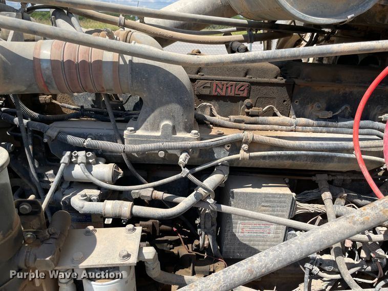 image for item MJ9143 1995 Freightliner FLD120  truck cab and chassis