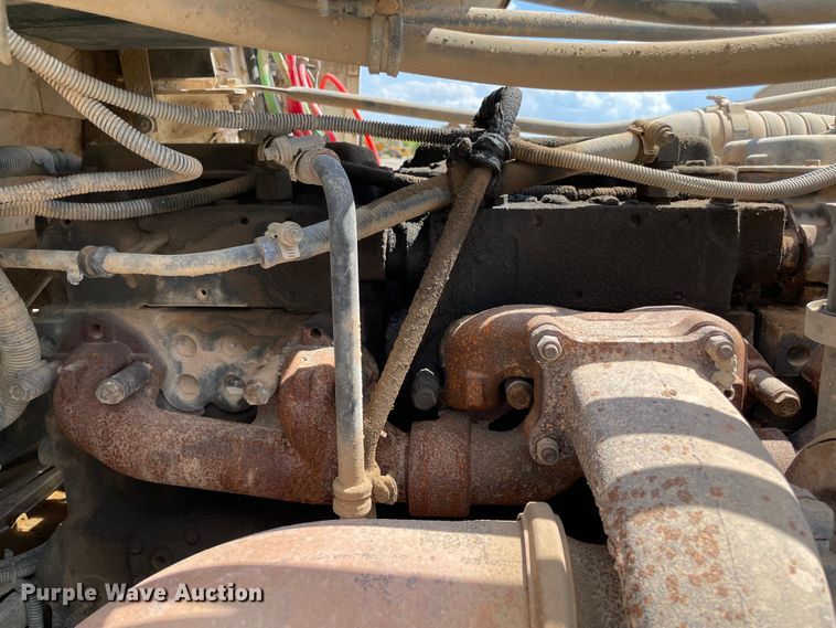 image for item MJ9143 1995 Freightliner FLD120  truck cab and chassis