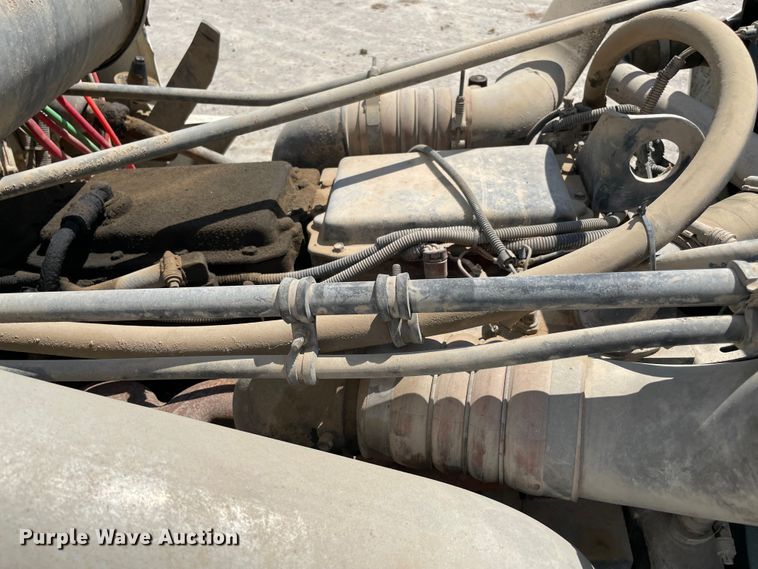 image for item MJ9143 1995 Freightliner FLD120  truck cab and chassis