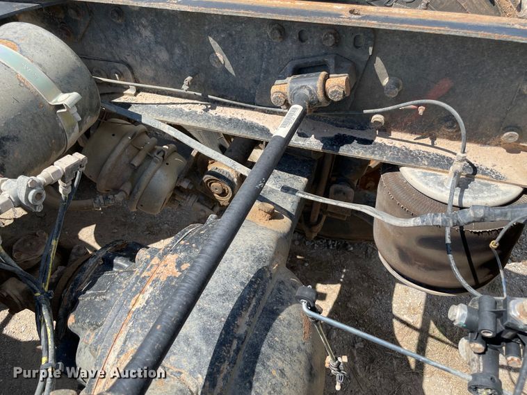 image for item MJ9143 1995 Freightliner FLD120  truck cab and chassis