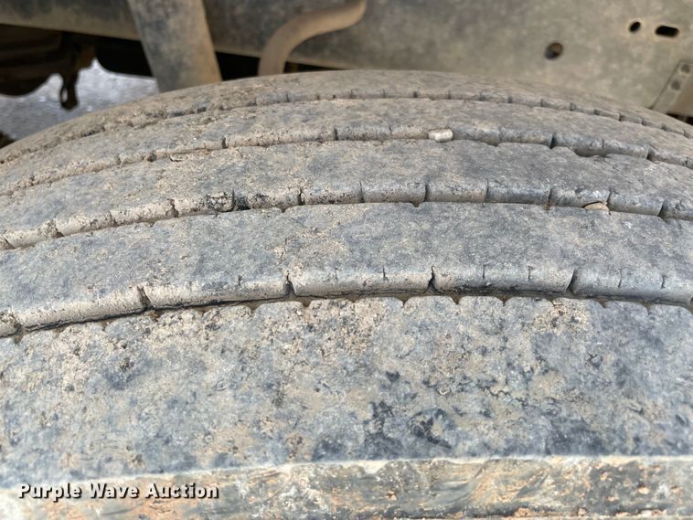 image for item MJ9143 1995 Freightliner FLD120  truck cab and chassis