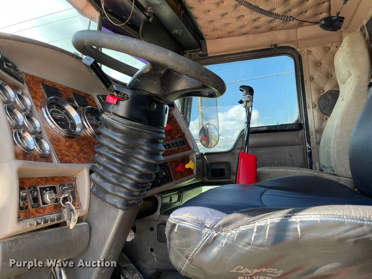 image for item MJ9144 2002 Kenworth  dump truck