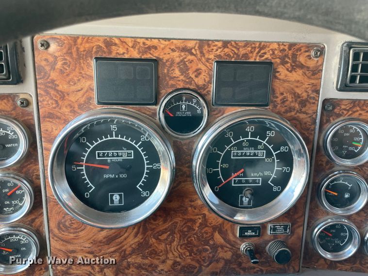 image for item MJ9144 2002 Kenworth  dump truck