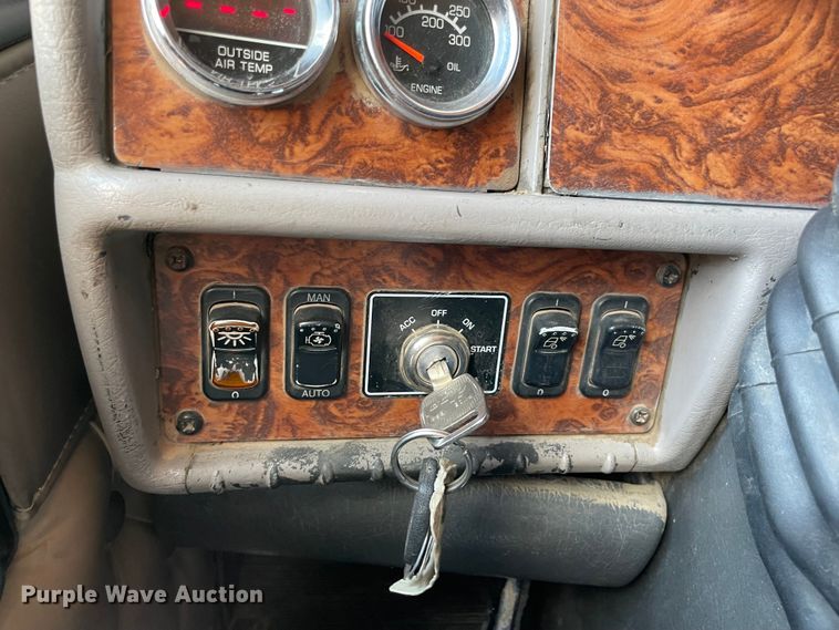 image for item MJ9144 2002 Kenworth  dump truck