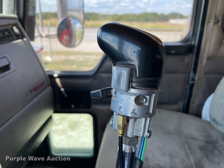 image for item MJ9144 2002 Kenworth  dump truck