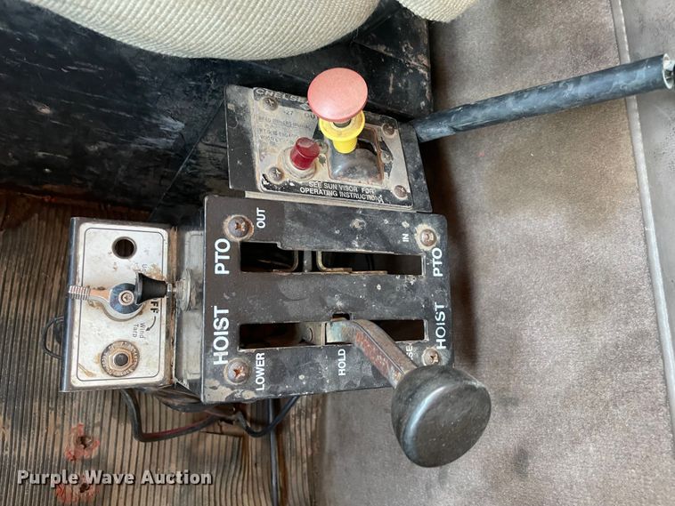 image for item MJ9144 2002 Kenworth  dump truck