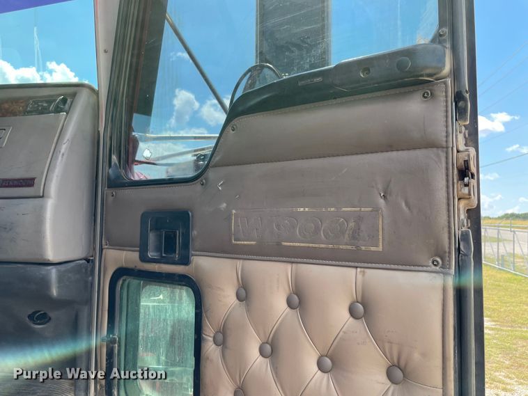 image for item MJ9144 2002 Kenworth  dump truck