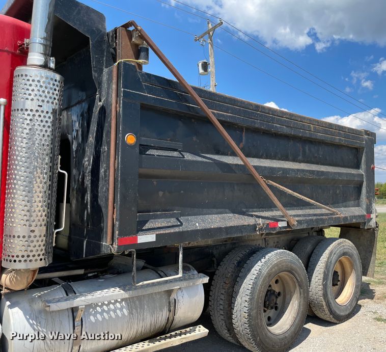 image for item MJ9144 2002 Kenworth  dump truck