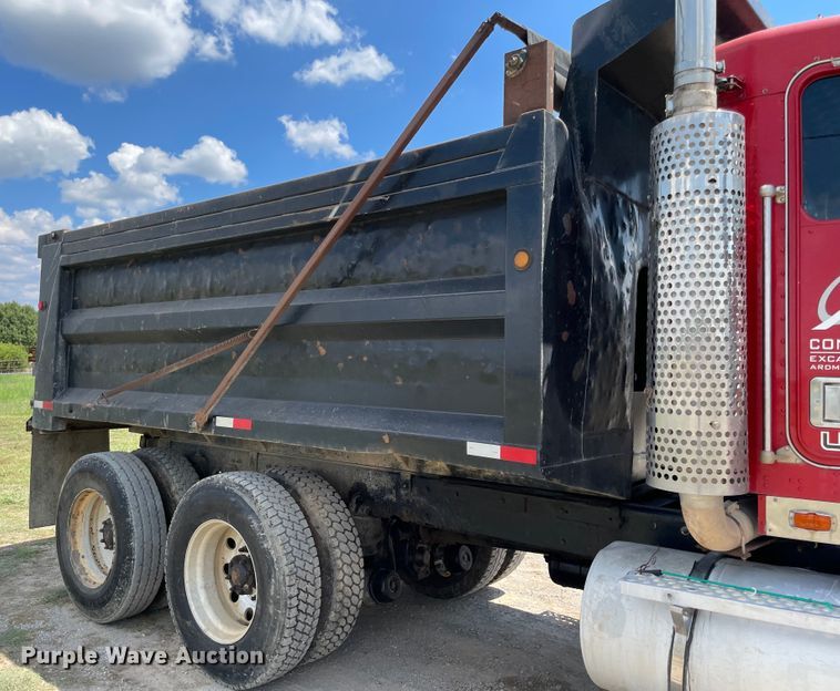 image for item MJ9144 2002 Kenworth  dump truck