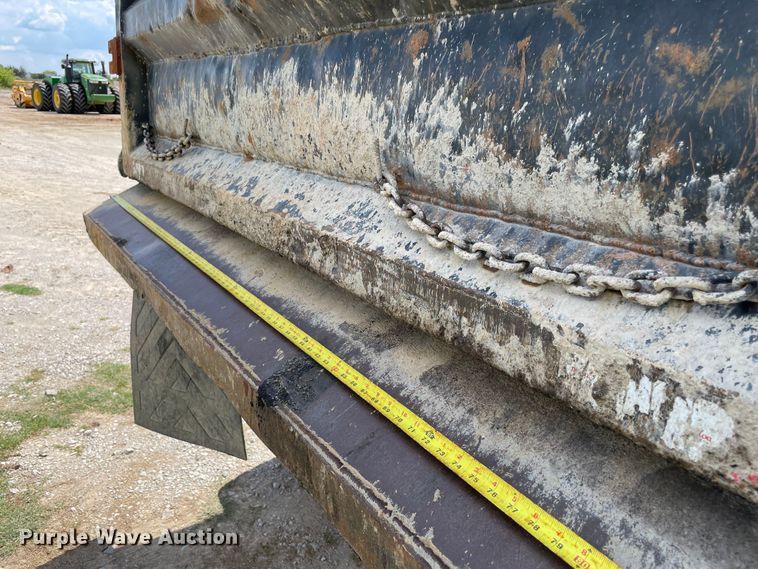 image for item MJ9144 2002 Kenworth  dump truck