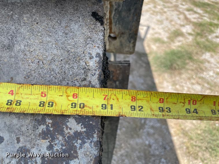 image for item MJ9144 2002 Kenworth  dump truck