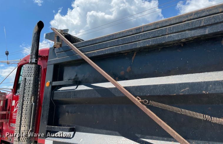 image for item MJ9144 2002 Kenworth  dump truck