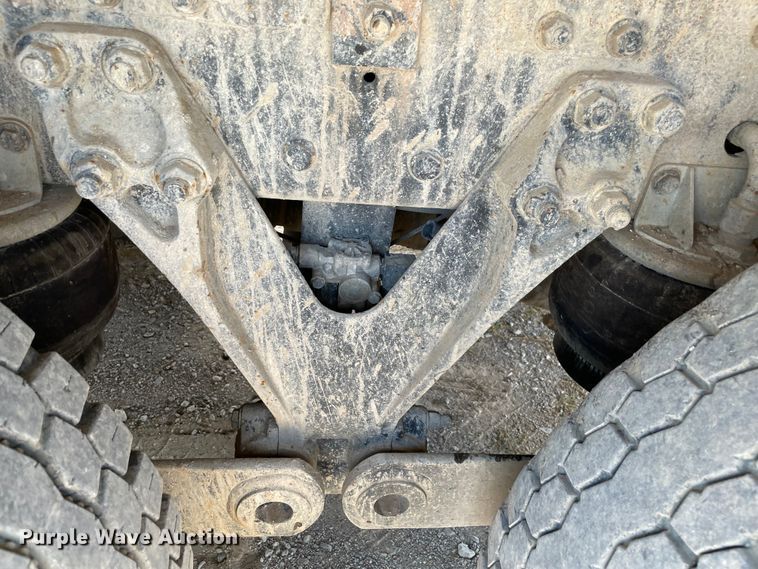 image for item MJ9144 2002 Kenworth  dump truck