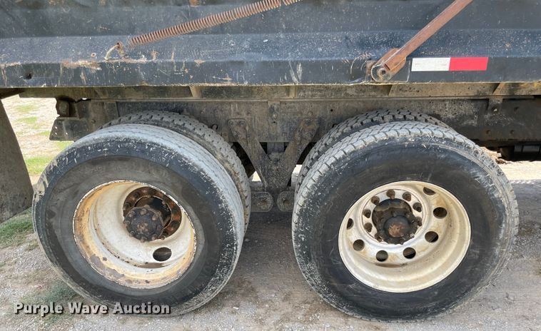 image for item MJ9144 2002 Kenworth  dump truck