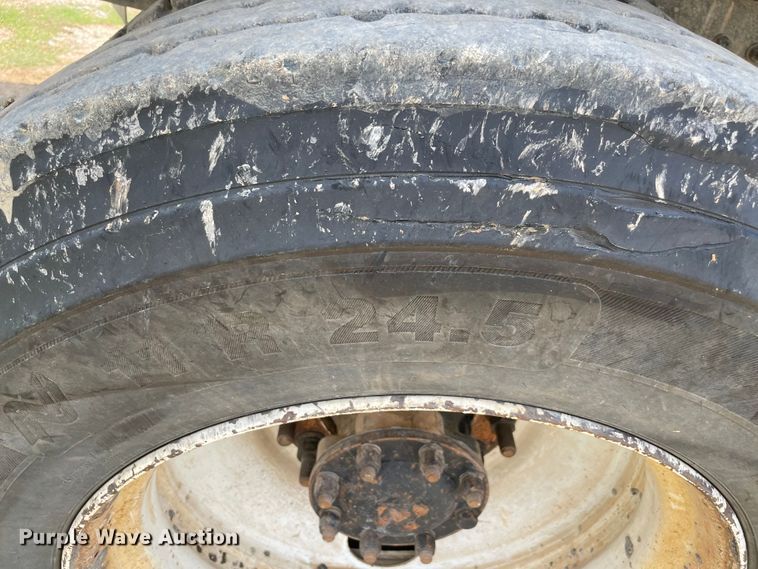 image for item MJ9144 2002 Kenworth  dump truck