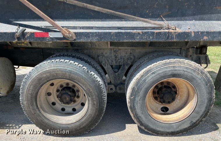 image for item MJ9144 2002 Kenworth  dump truck