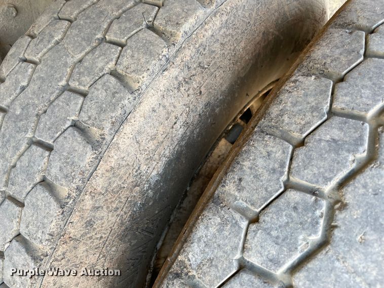 image for item MJ9144 2002 Kenworth  dump truck