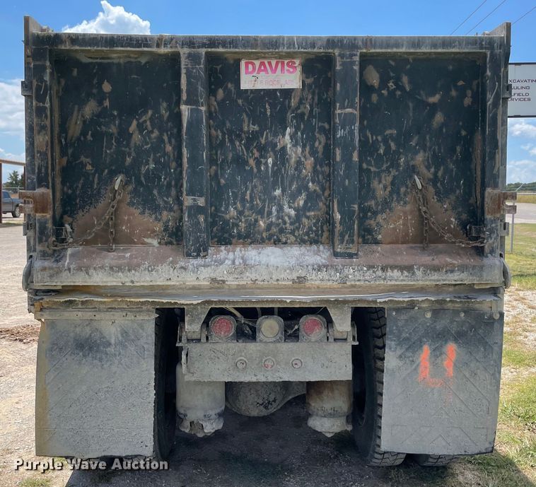 image for item MJ9145 2004 International 9200i  dump truck