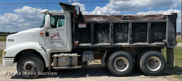 image for item MJ9145 2004 International 9200i  dump truck