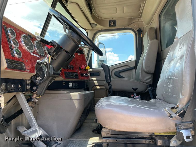 image for item MJ9145 2004 International 9200i  dump truck