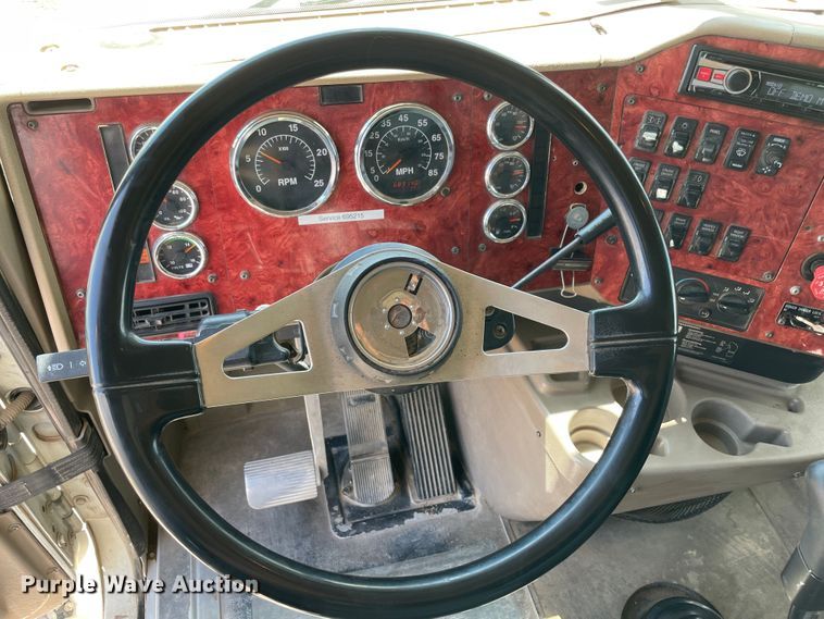 image for item MJ9145 2004 International 9200i  dump truck