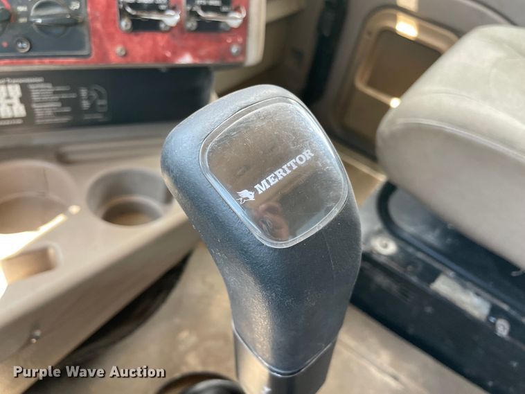 image for item MJ9145 2004 International 9200i  dump truck