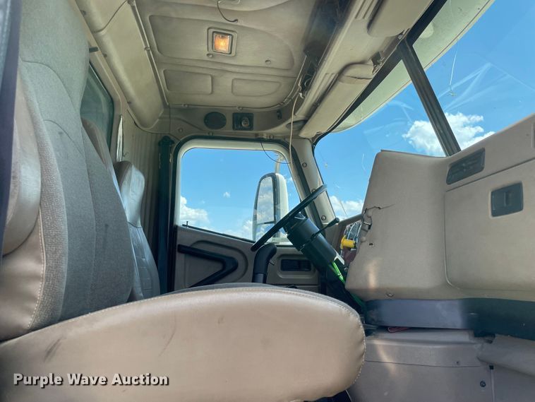 image for item MJ9145 2004 International 9200i  dump truck