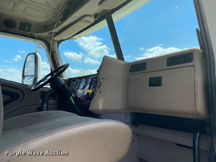 image for item MJ9145 2004 International 9200i  dump truck