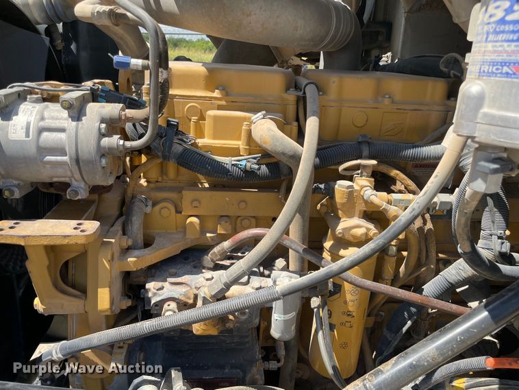 image for item MJ9145 2004 International 9200i  dump truck